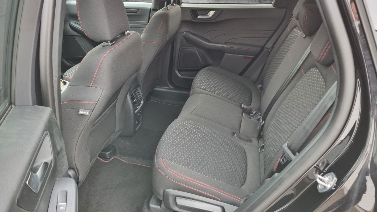 Fahrzeugabbildung Ford Kuga 1.5 EcoBoost ST-Line Automatik