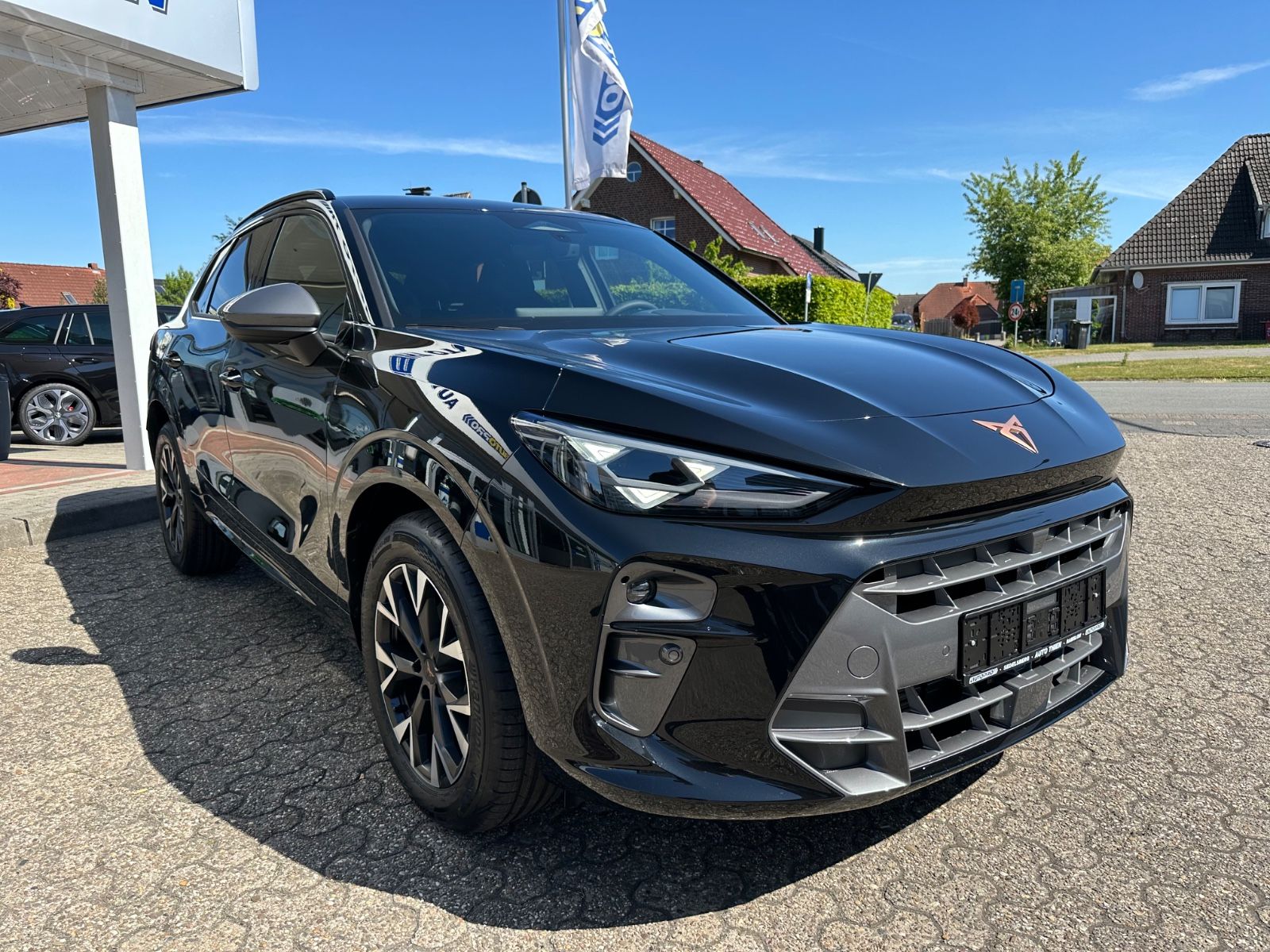 Fahrzeugabbildung CUPRA Terramar 1.5 eTSI DSG AHK/Navi/LED/ACC/18"