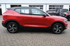 Fahrzeugabbildung Volvo XC40 T4 Autom. R-Design*FSHZG*RFK*BLIS*ACC