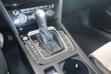 Fotografie des VW Passat 2.0 TSI BMT DSG Highline