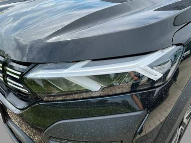 Fahrzeugabbildung Dacia Jogger Expression TCe 110 7-Sitzer