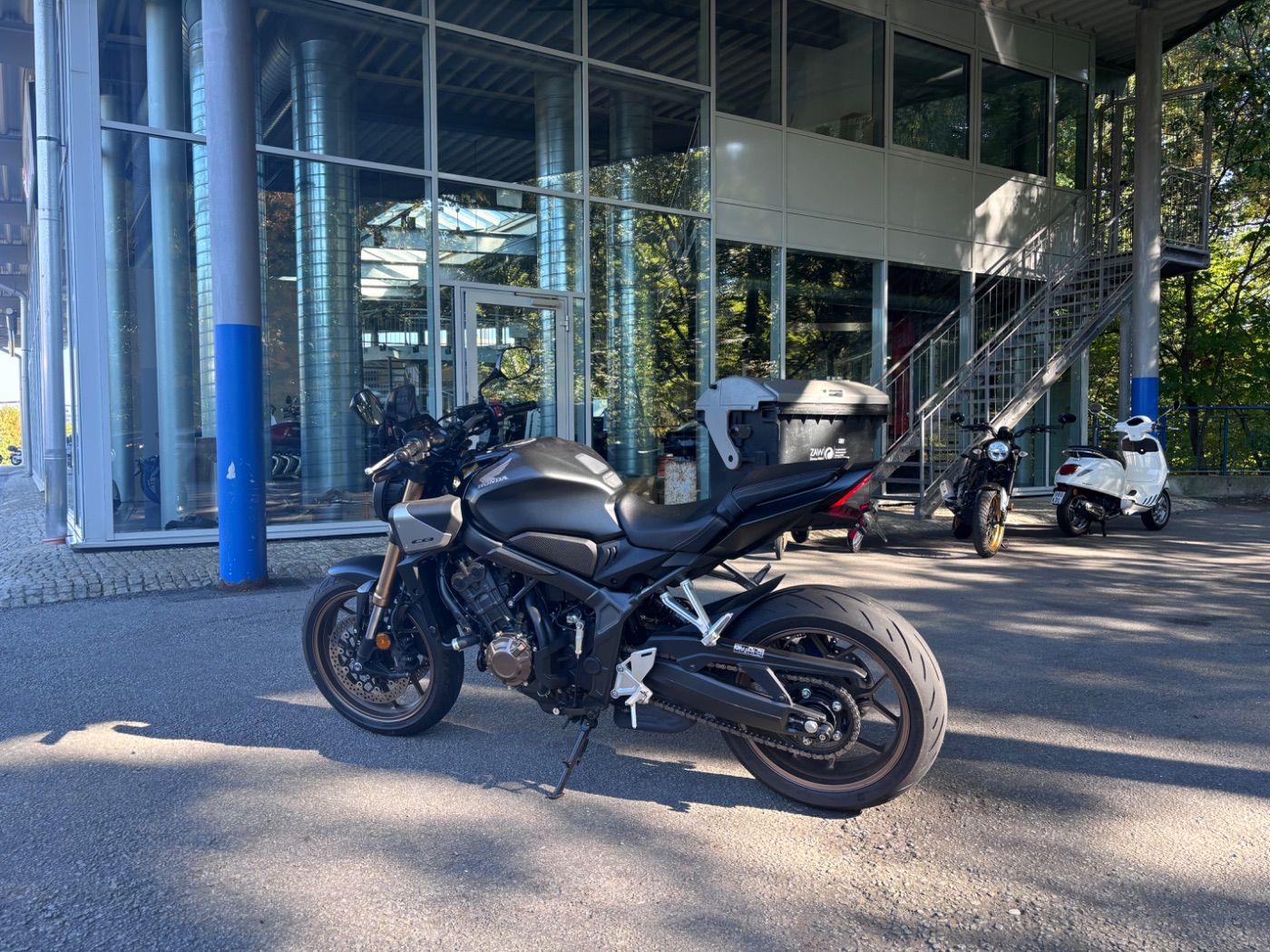Fahrzeugabbildung Honda CB 650 R E-Clutch Kurzer KZH,