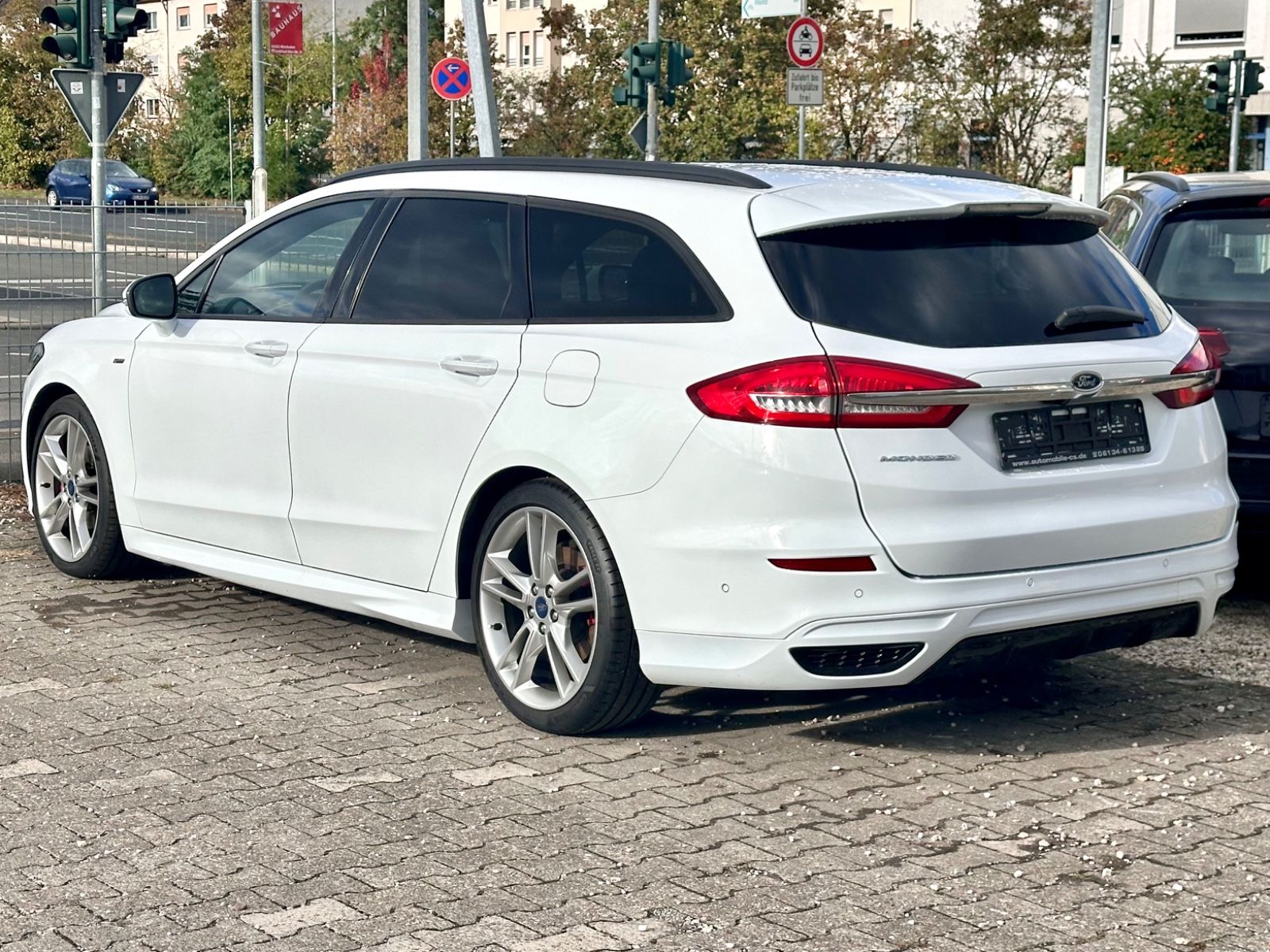 Fahrzeugabbildung Ford MONDEO TURNIER ST-LINE*KAMERA+LED*