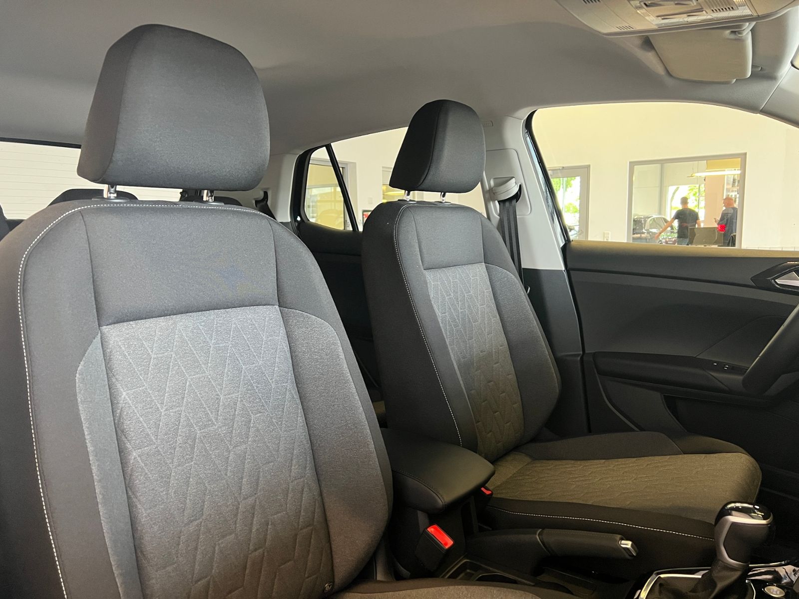 Fahrzeugabbildung Volkswagen T-Cross Life 1.0 TSI DSG *LED, App-Connect, 17"-