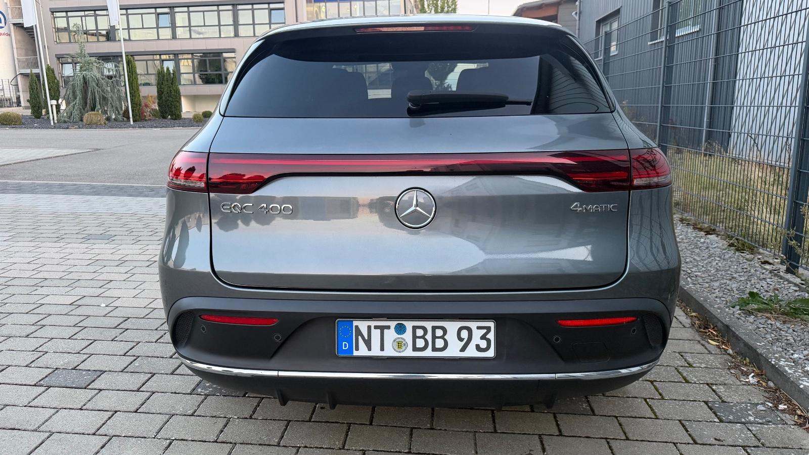 Mercedes-Benz EQC 400 4Matic AMG-LINE MULTIBEAM,360°,LEDER