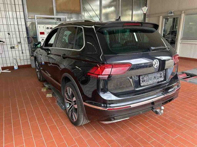 Tiguan 2.0 TDI Highline R-LINE 4M LED+PANO+KAM+A