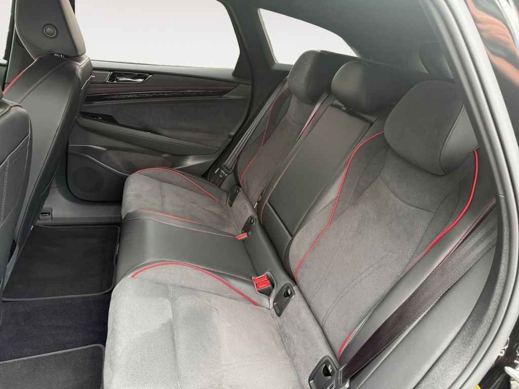 Fahrzeugabbildung Volkswagen ID.7 Tourer 4Motion GTX AHZV DCC Voll