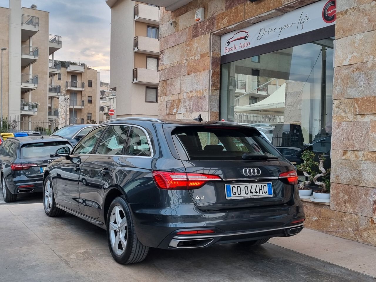 Audi A4 V Avant 40 2.0 tdi mhev 204cv s-tronic imagem 3