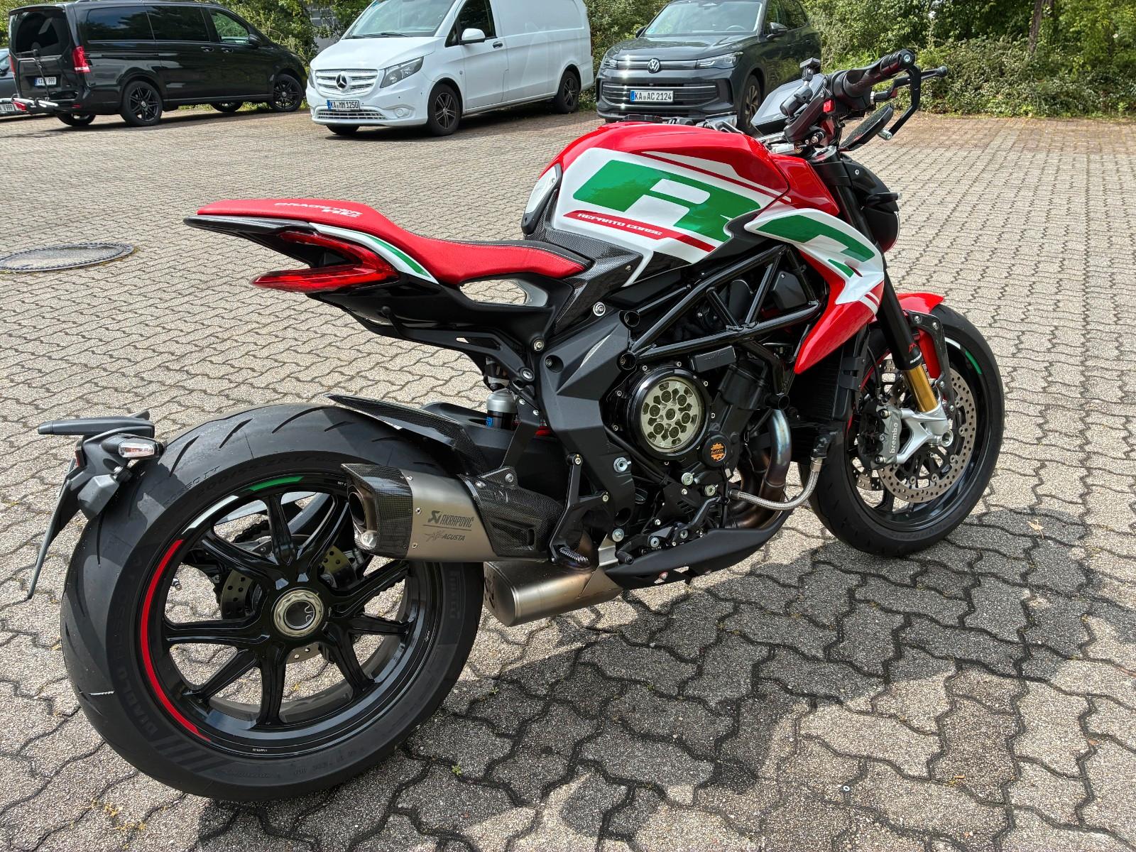 MV Agusta Dragster 800 RC - Akrapovic - erste Hand