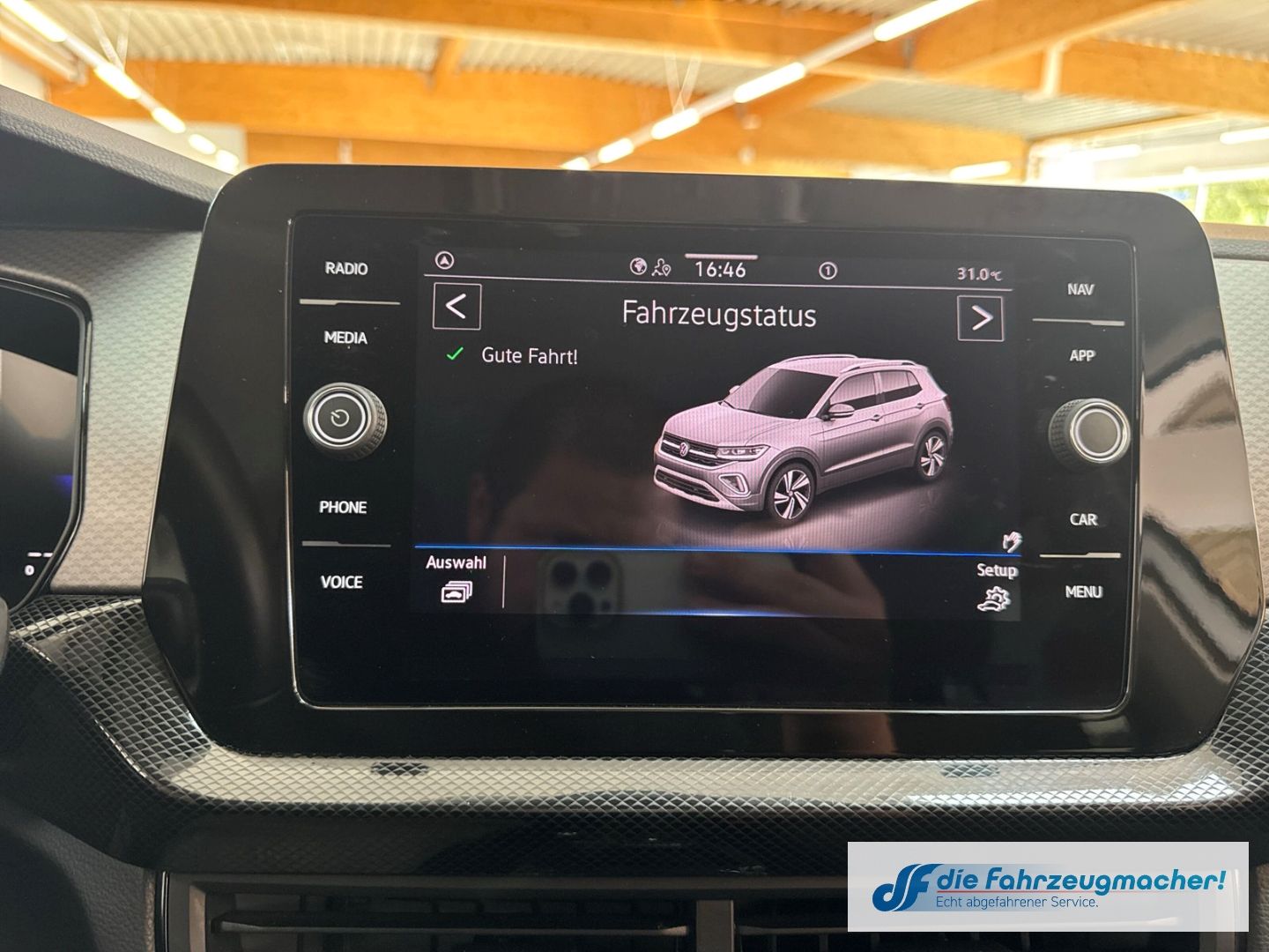 Fahrzeugabbildung Volkswagen T-Cross 1.0 TSI 85 kW Life Digitales Cockpit LED