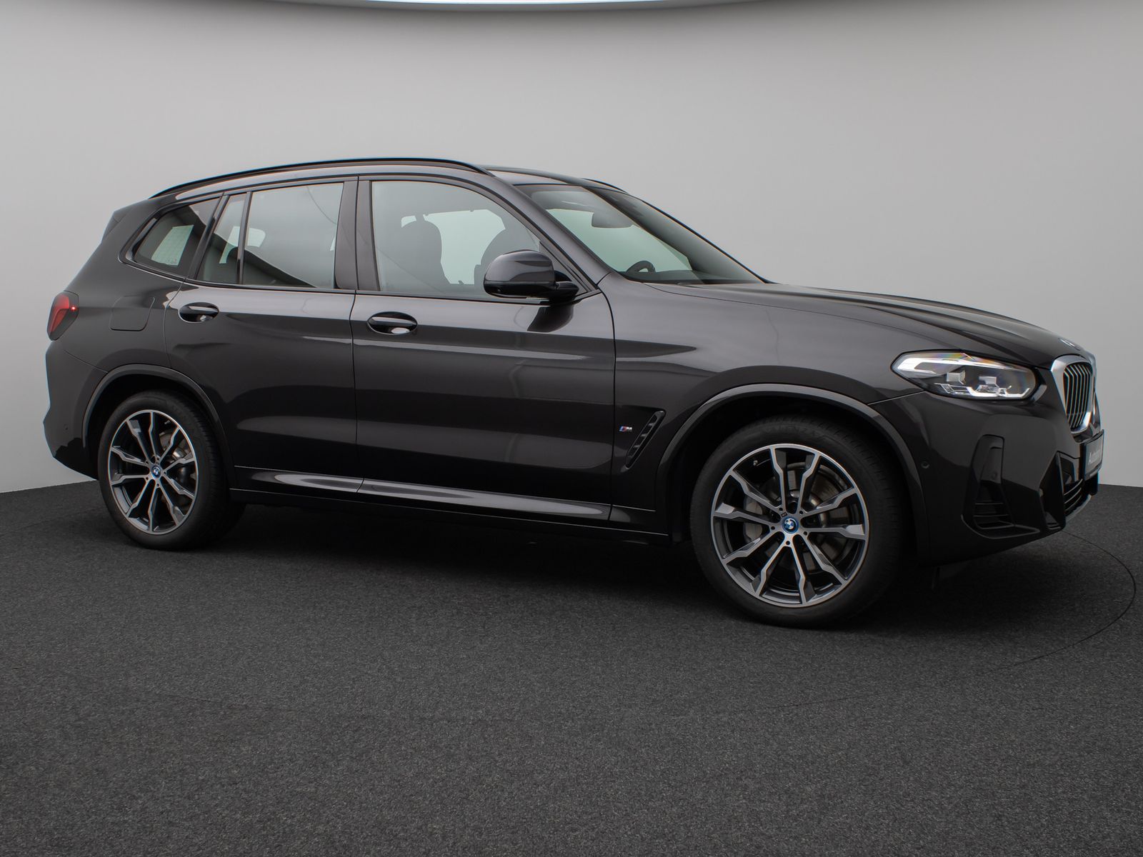 Fahrzeugabbildung BMW X3 xD30e M Sport Panorama 360° HUD DAB HiFi AHK