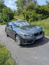 BMW 118i Sport Line  - silberne BMW 118
