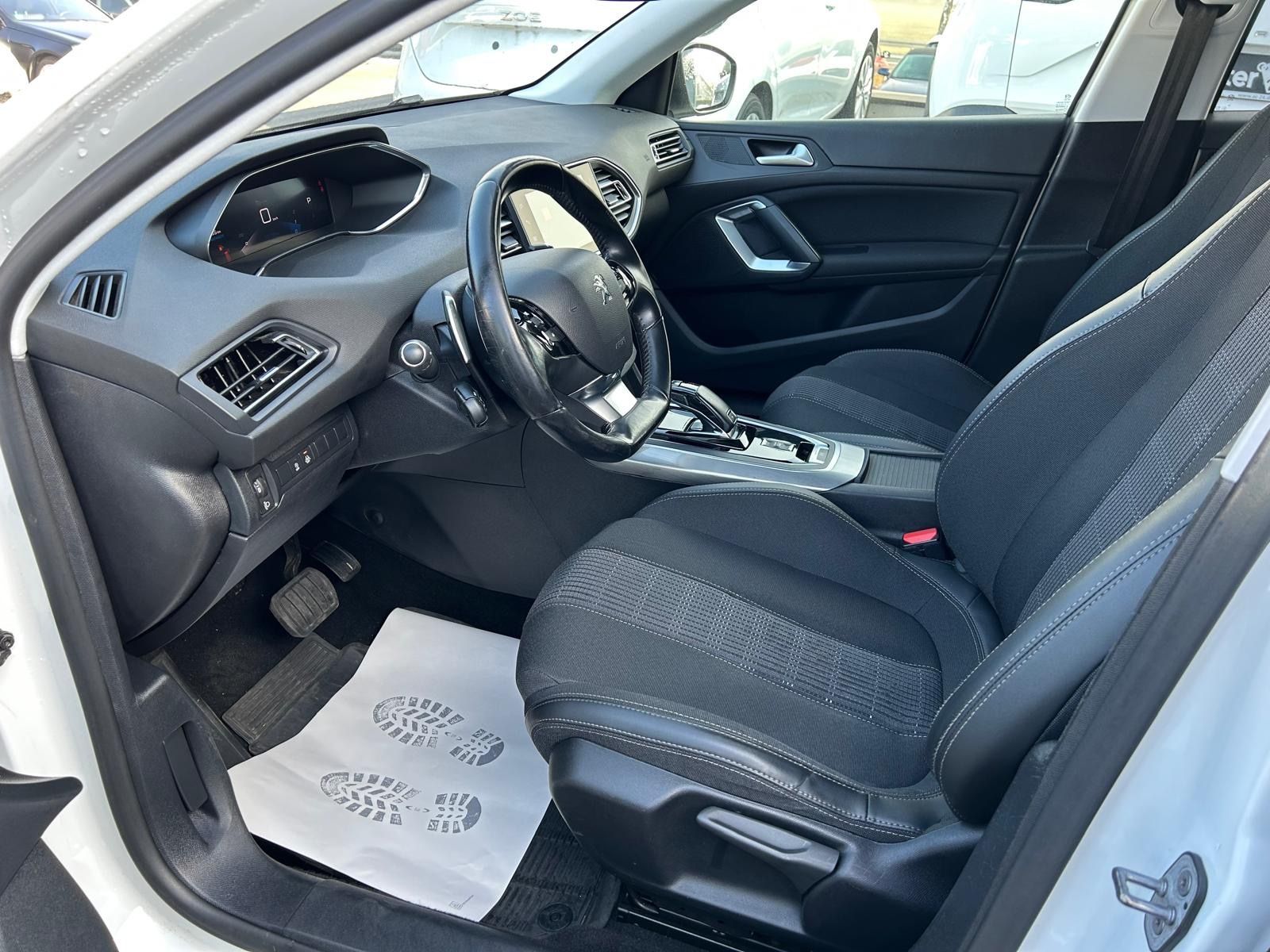 Fahrzeugabbildung Peugeot 308 SW Allure°Automatik°AHK°Kamera°Navi°1.Hand°