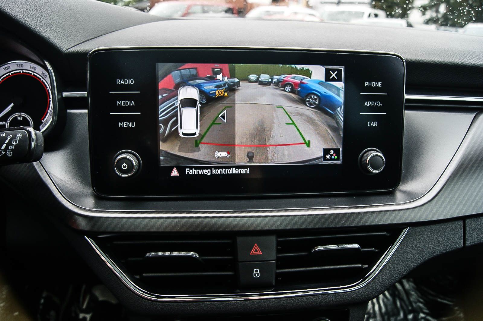 Fahrzeugabbildung SKODA Kamiq 10TSI Monte Carlo PANORAMA LED ANHÄNGERKPG