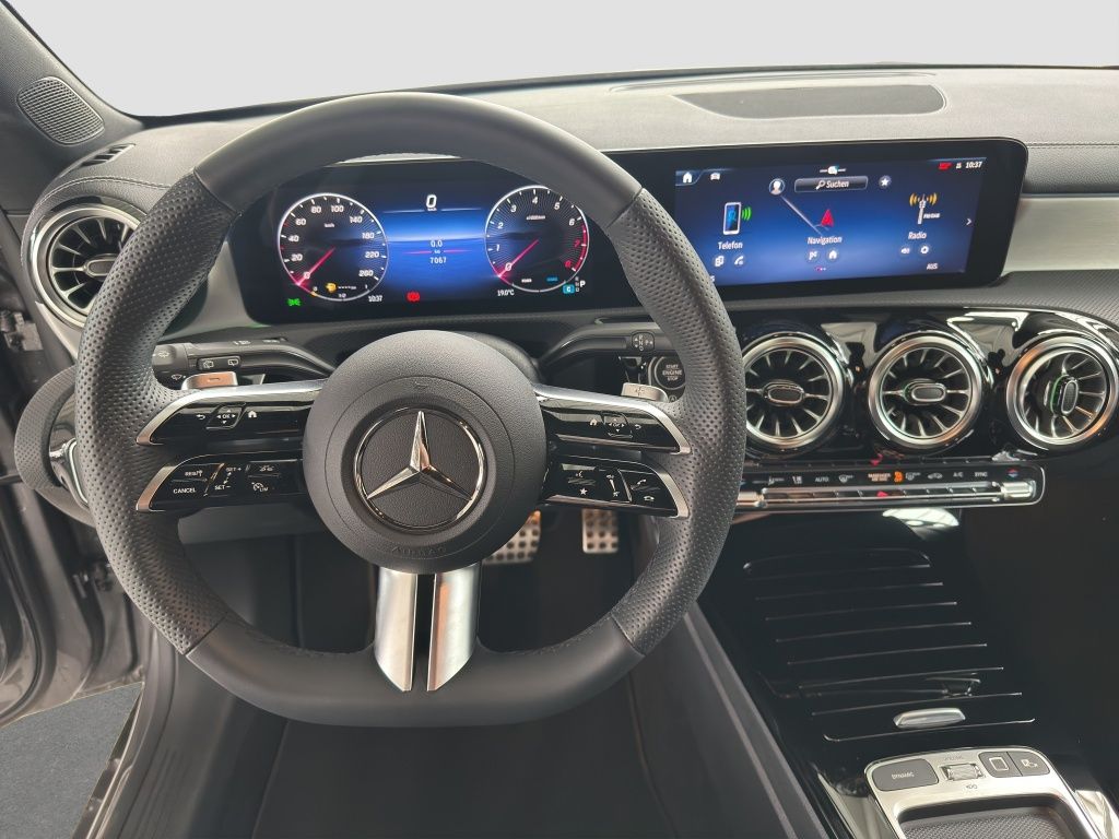 Fahrzeugabbildung Mercedes-Benz CLA 200 Shooting Brake AMG*Night*DISTR.*PDC*RFK