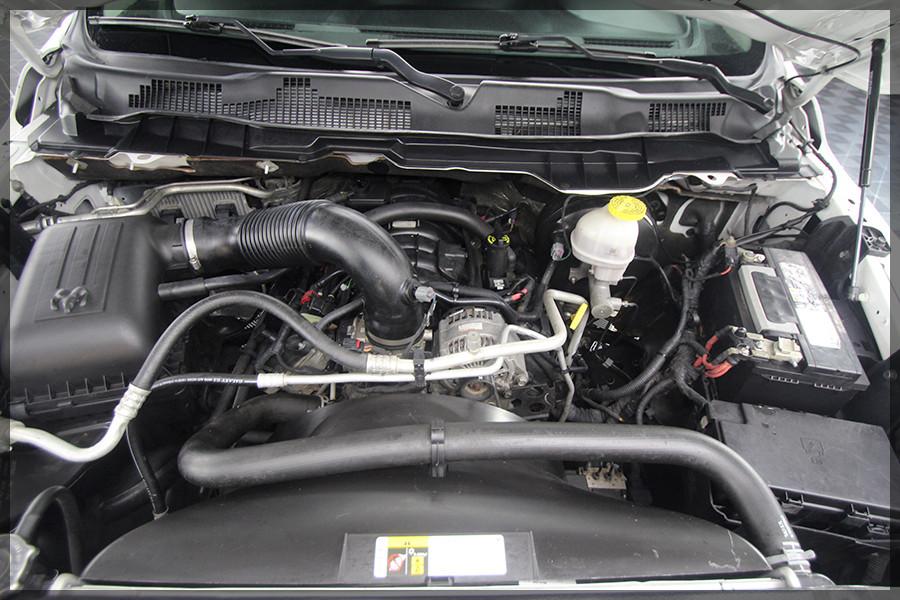 Dodge RAM 5.7 HEM CREW CAB CAM / LEDER / 6 SITZER