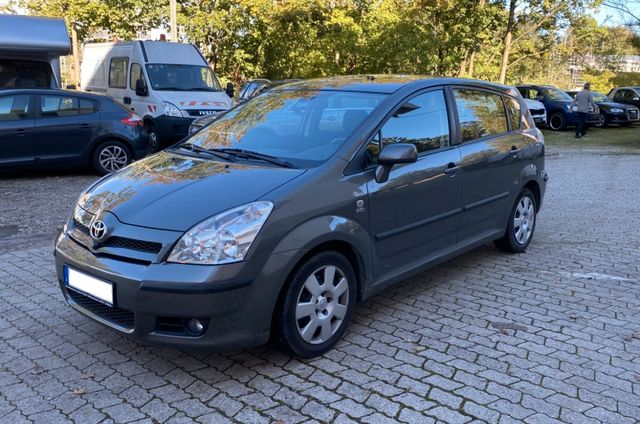 Toyota Corolla Verso 2.0 D-4D Executive 7 Sitze