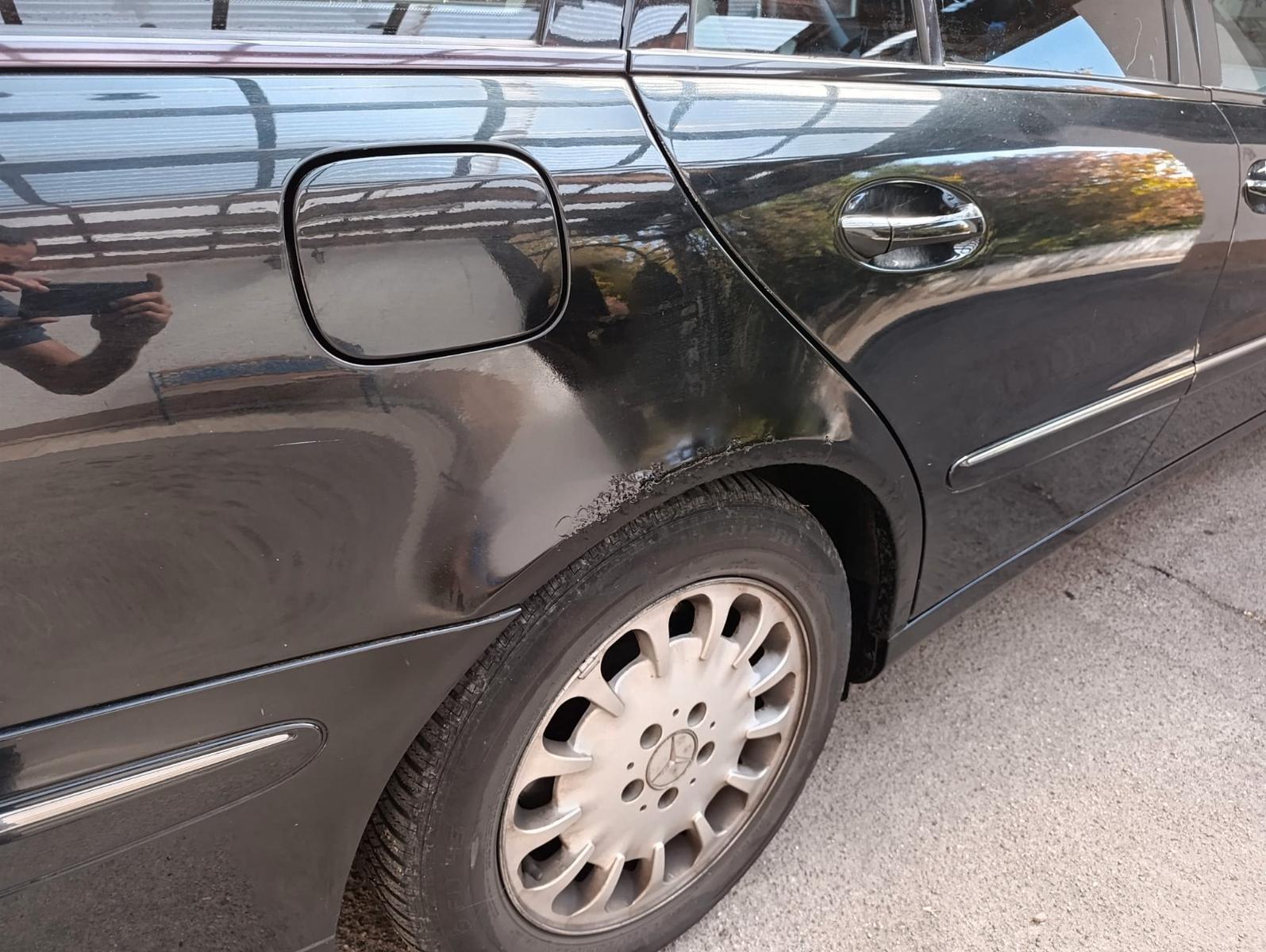 Mercedes-Benz E220 2004 — photo 8