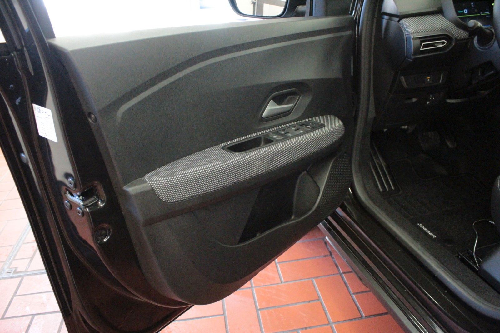 Fahrzeugabbildung Dacia Jogger Hybrid 140 Expression*7-Sitzer*