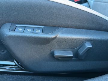 Citroën C4 1.2 PureTech 130 Max 360+Kam.+KeyLess+Massage