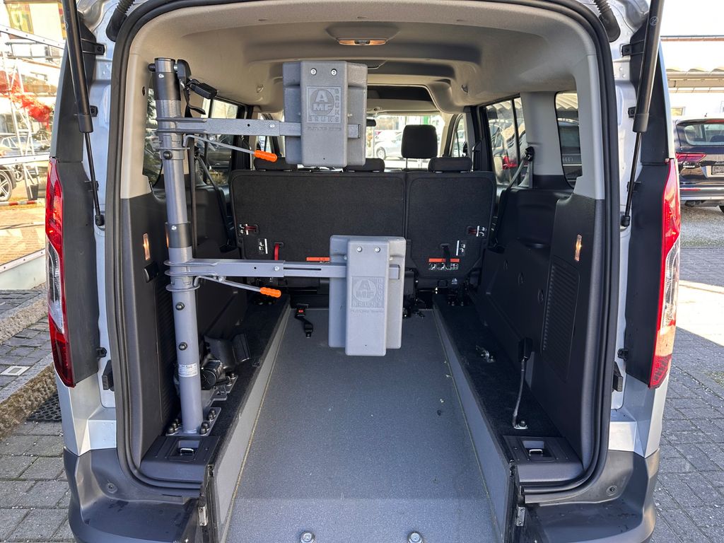 Ford Grand Tourneo