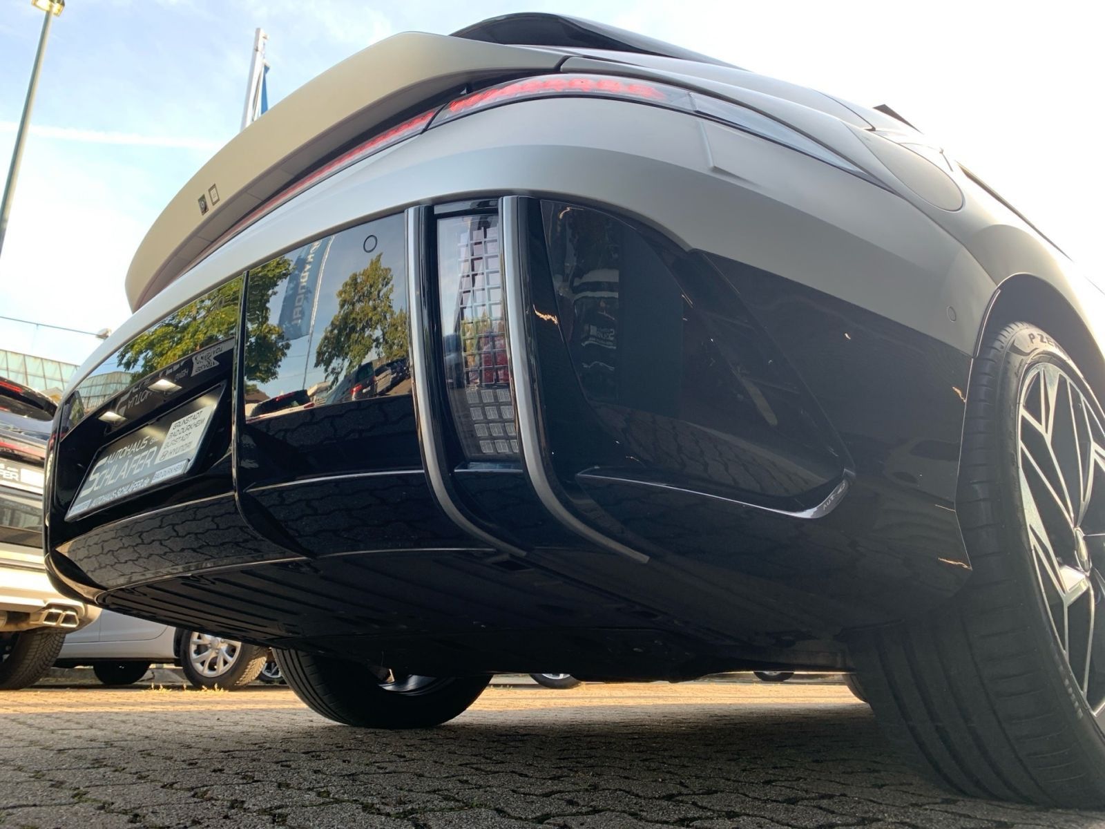 Fahrzeugabbildung Hyundai IONIQ 6 First Edition/First Ed-Paket Elektro 4WD