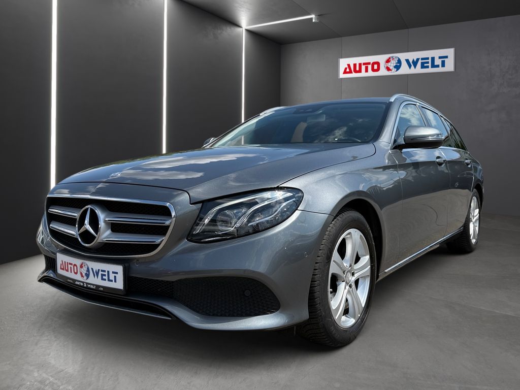 Image of Mercedes-Benz E 220