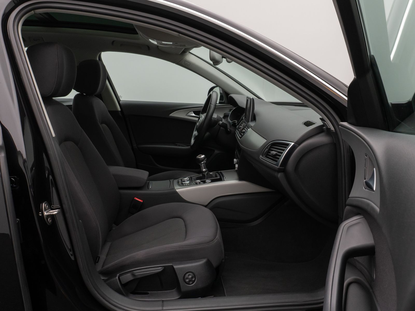 Fahrzeugabbildung Audi A6 Avant 3.0 TDI Kamera Panorama AHK Navi Sitzhz