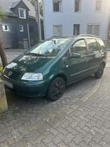 Volkswagen VW Sharan 1,8T - Volkswagen Sharan mit Benzin-Antrieb: Kleinbus, Automatik, 1.8
