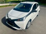 Toyota Aygo (X) 1,0-l-VVT-i x x