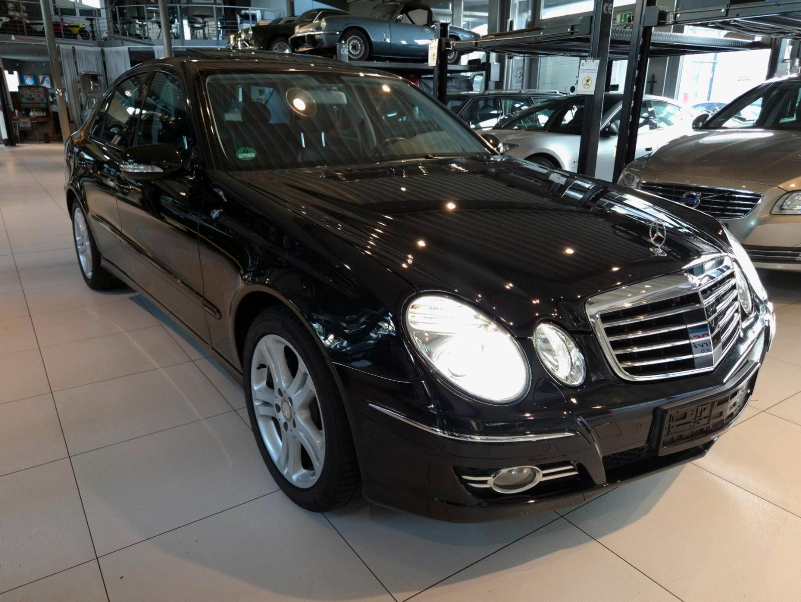 Mercedes-Benz E 280 AVANTGARDE"BILDERBUCH"MAX-VOLL"1-HAND