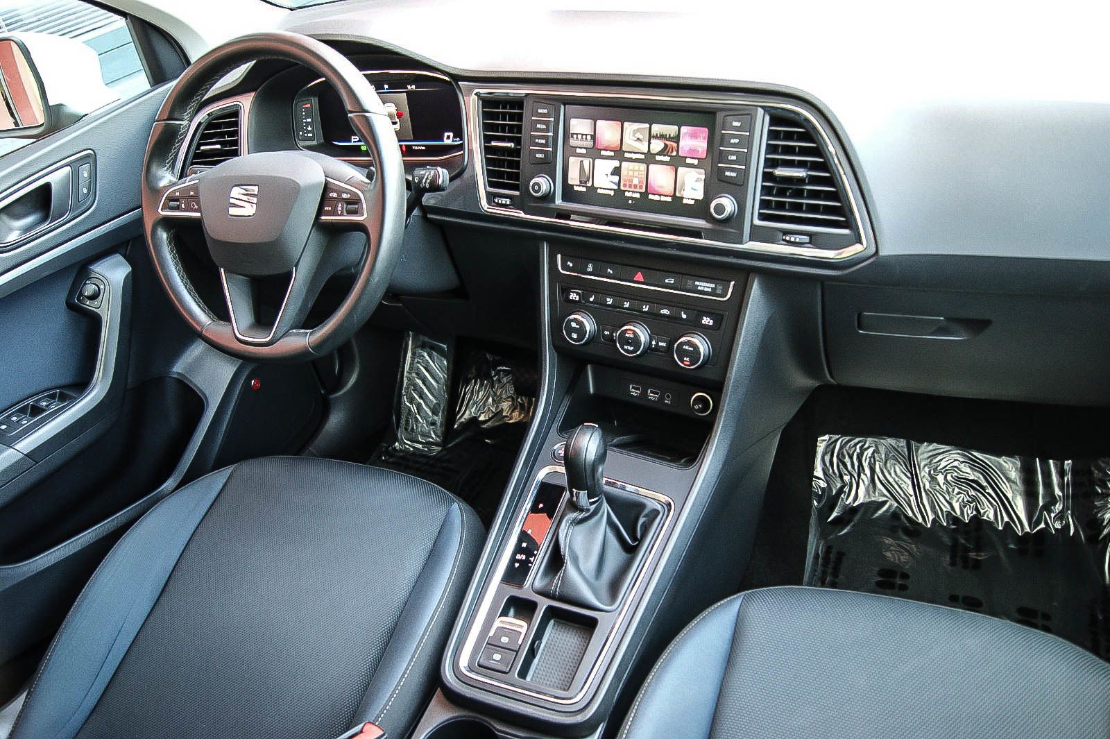 Fahrzeugabbildung SEAT Ateca 2.0 TDI DSG Style VIRTUAL BUSINESS ANHKZGV