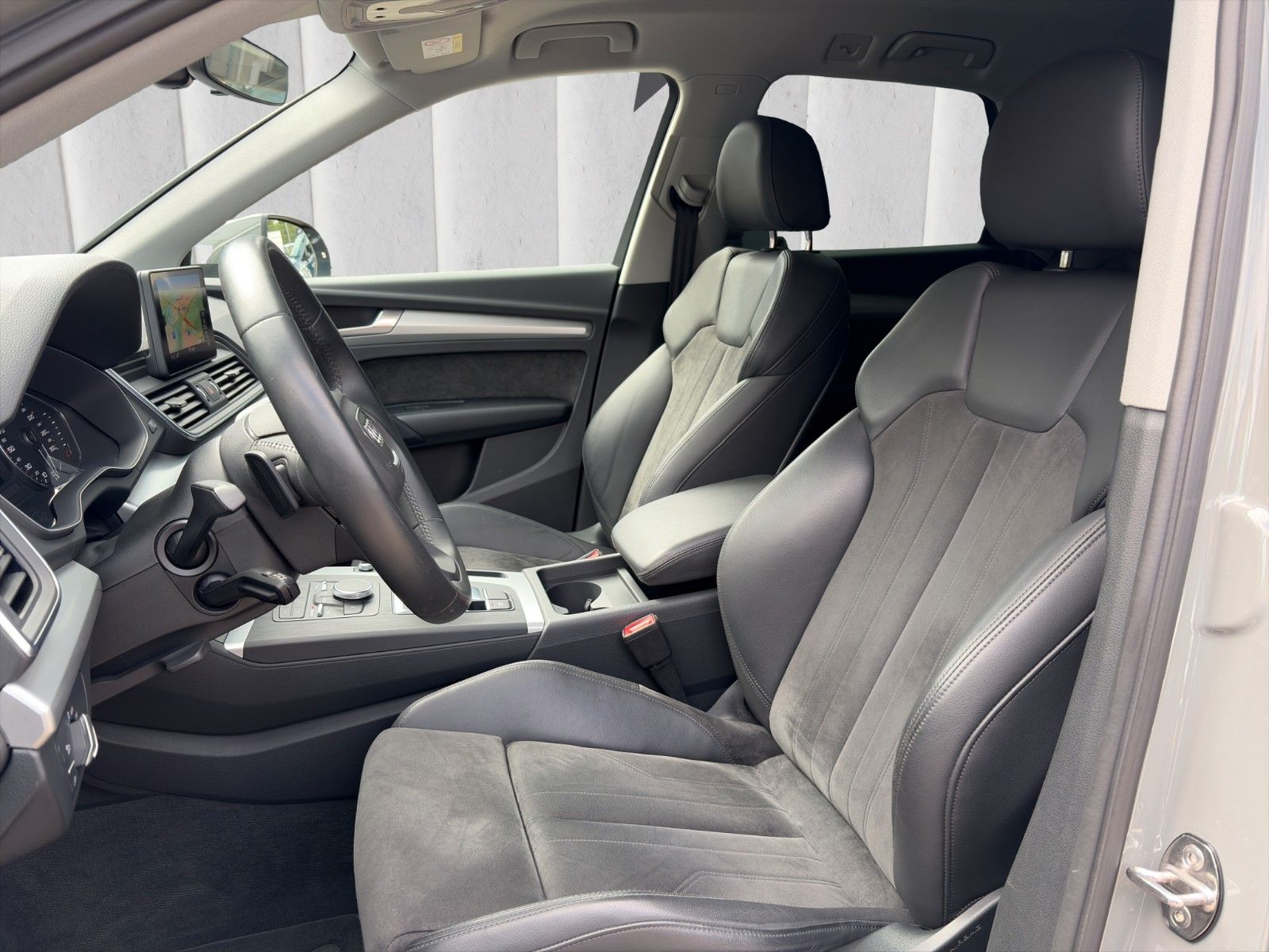 Fahrzeugabbildung Audi Q5 e Quattro Sport*S-Line*SHZ*NAVI*LED*