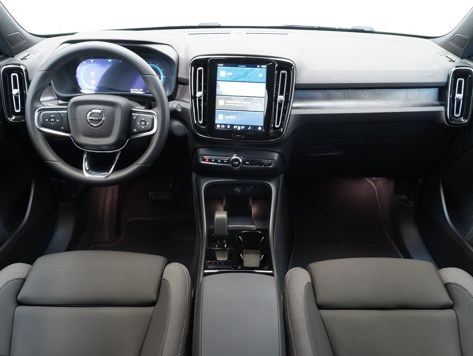 Fahrzeugabbildung Volvo XC40 Core Recharge Pure Electric AWD