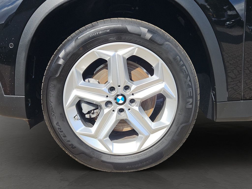 BMW X1 sDrive20i LED NAVI HUD ACC 360° SHZ 18 AHK foto 6