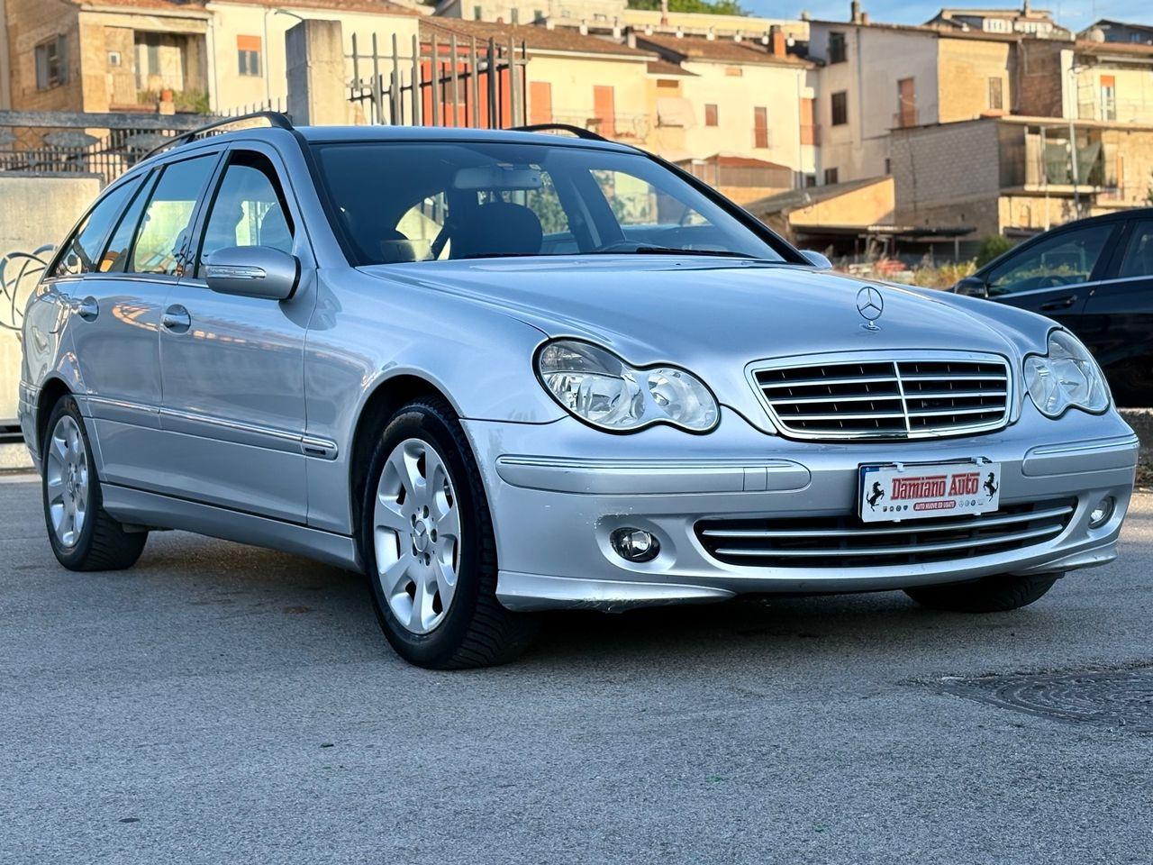 Mercedes-Benz C220 2006 — interior