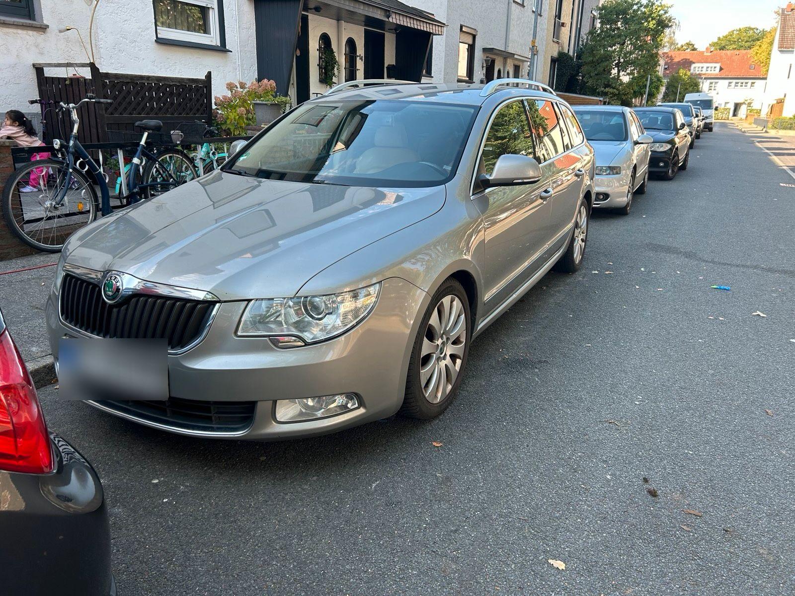 Skoda Superb 2010 — салон