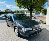 Volvo V70   2,4 - Volvo V70 mit Benzin-Antrieb: Kombi, 2.4
