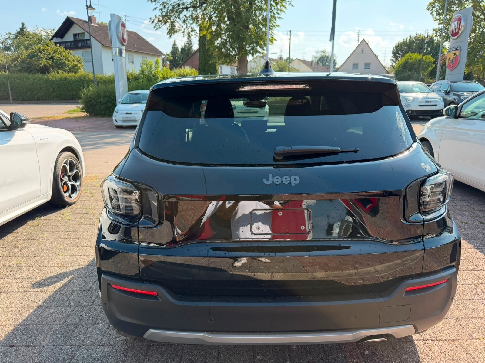 Fahrzeugabbildung Jeep Altitude MJ27 Facelift Winter Business Infotainm