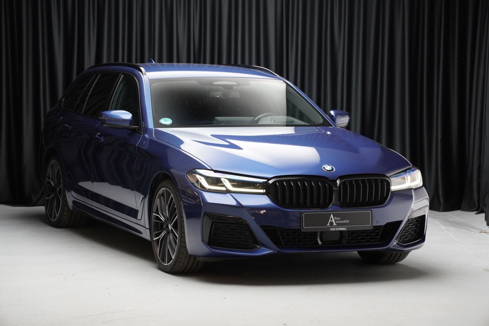 BMW 530e xD M-Sport*LaserShadow*AHK*HiFi*DrivingProf imagem 3