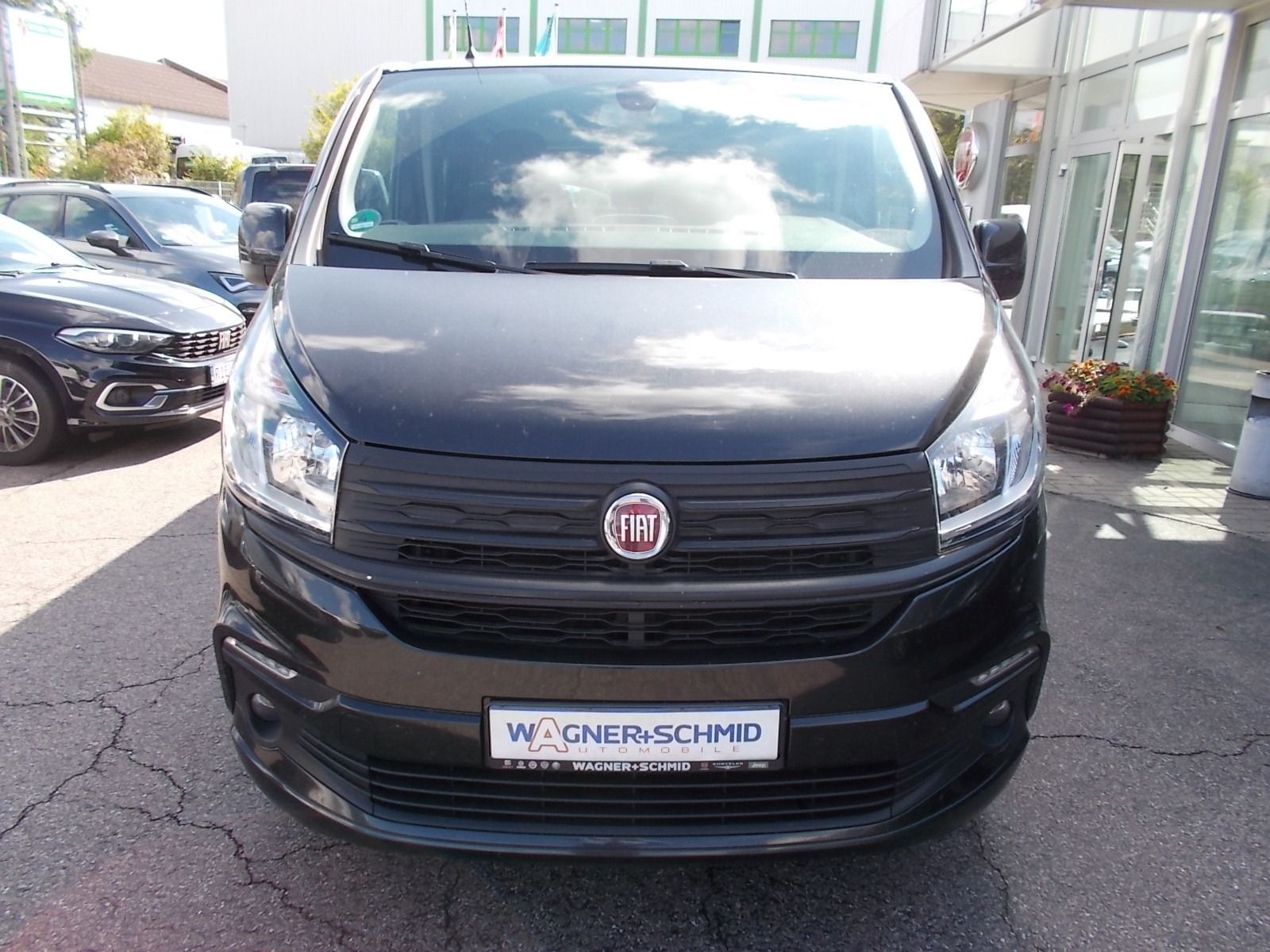 Fahrzeugabbildung Fiat Talento 2.0 Mjet 145 PS L2H1 8 Sitzer *UNFALL*