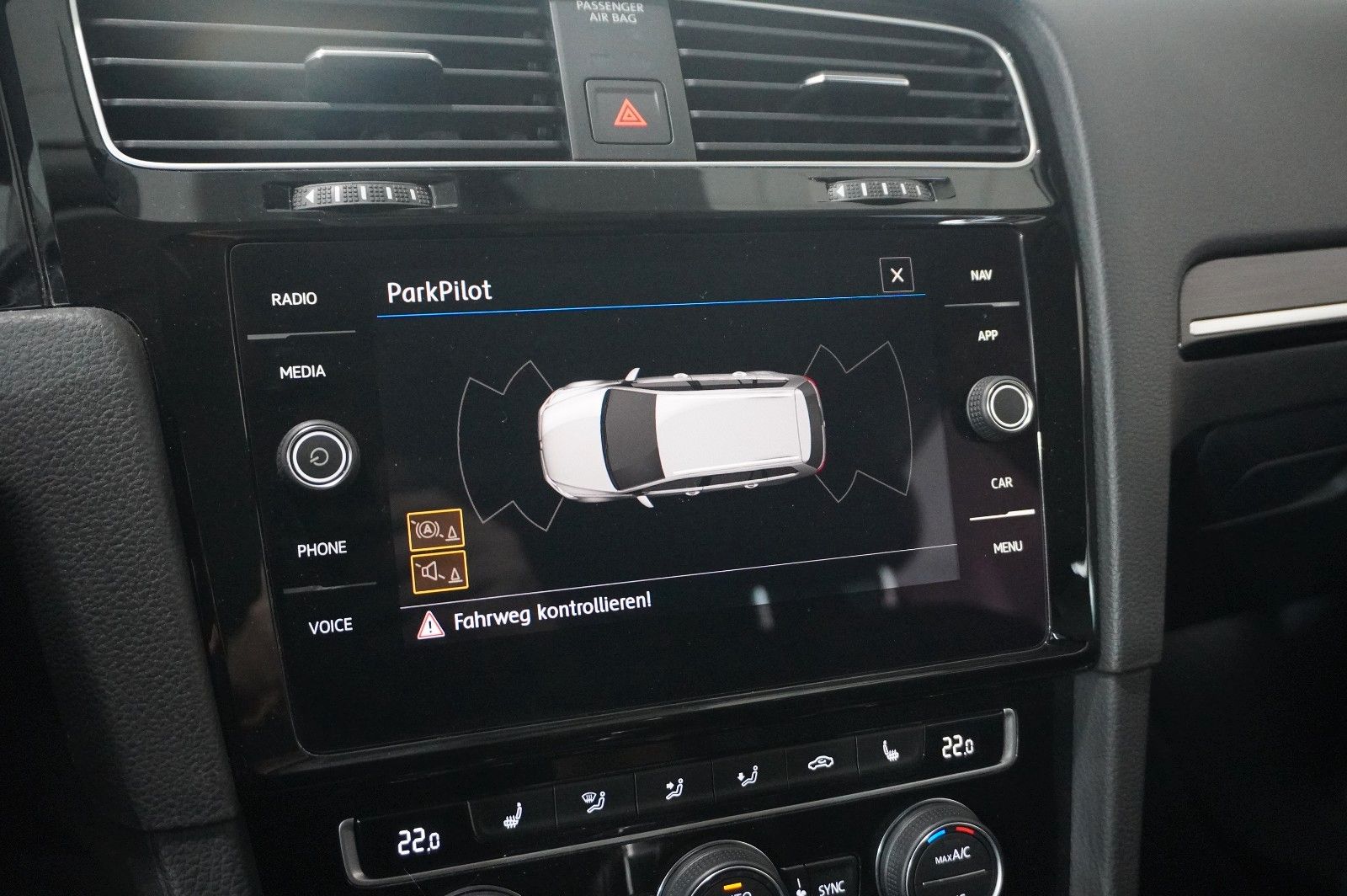 Fahrzeugabbildung Volkswagen Golf VII VARI. 1.5 TSI HIGHLINE NAVI/SPORT/AHK