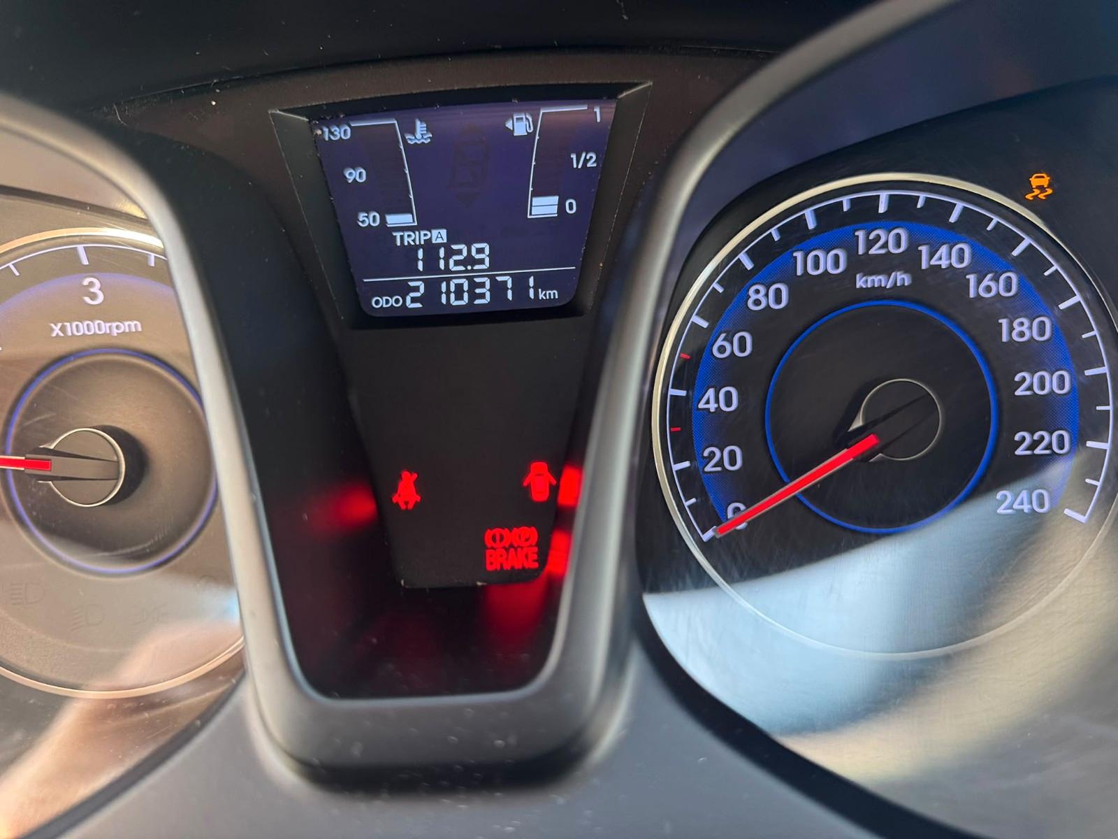 Hyundai ix20 2011 — photo 15