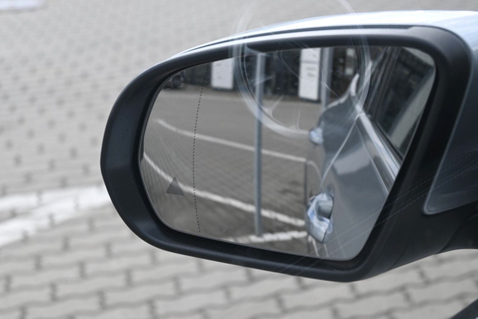 Fahrzeugabbildung Mercedes-Benz GLA 200 DKG Progressive*PANO*CAM*Totw.*AHK