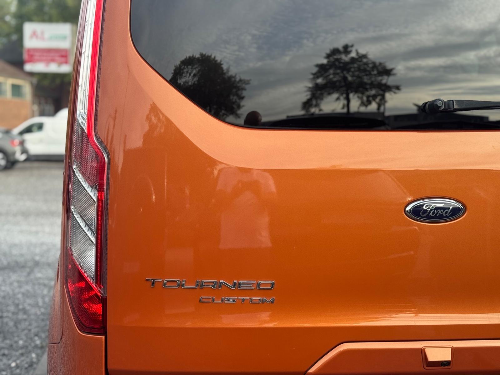 Ford Transit Custom L1 Titanium X *AUTOMATIK|9-SITZE*