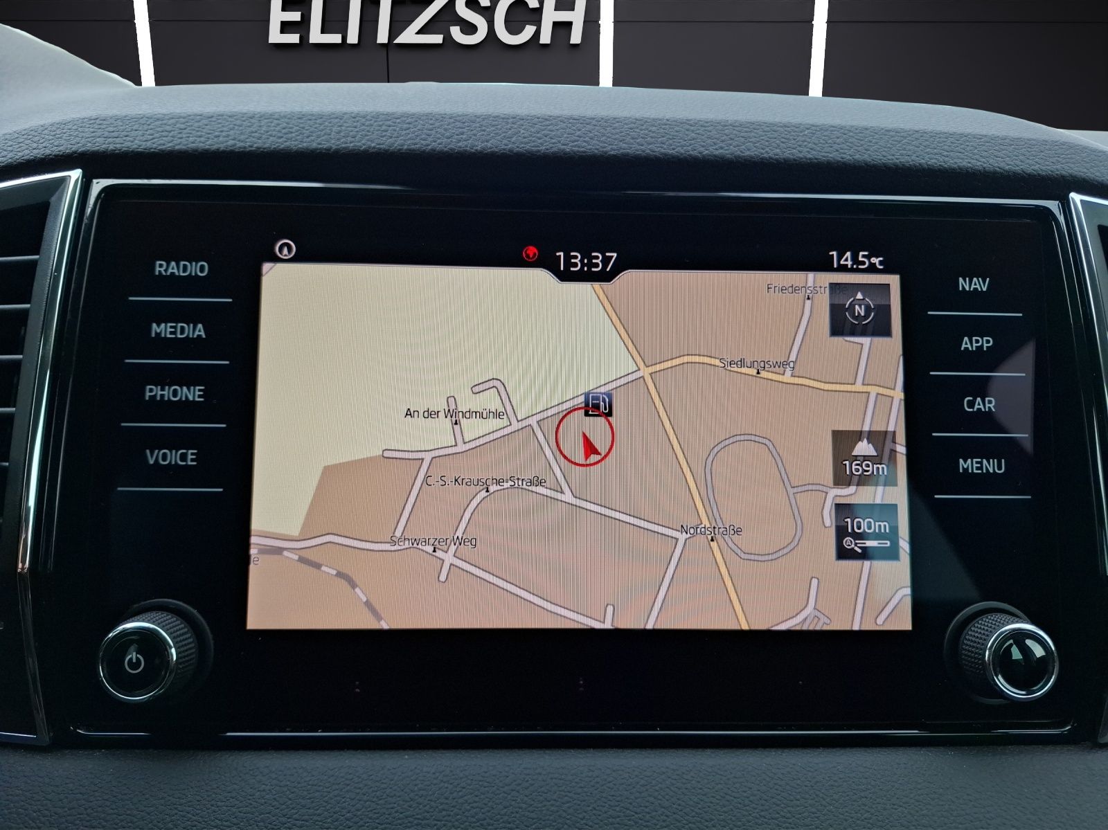 Fahrzeugabbildung SKODA Karoq TDI Drive-125 LED Navi ACC  RFK SH
