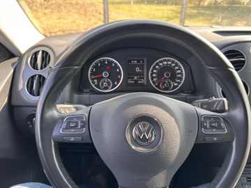 Volkswagen Tiguan - 12