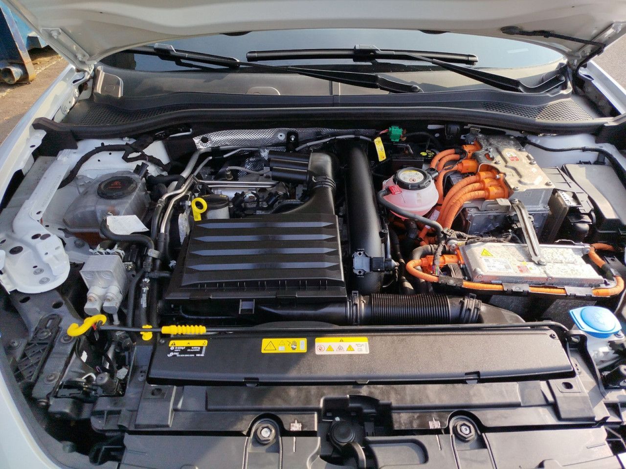 Fahrzeugabbildung SEAT Leon Sportstourer FR 1,4eHYBFR 5T150 ML7A6