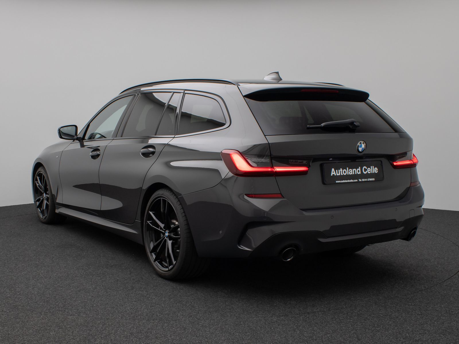 Fahrzeugabbildung BMW 330i M Sport Kamera DAB CockPitPr AHK Alarm 19"