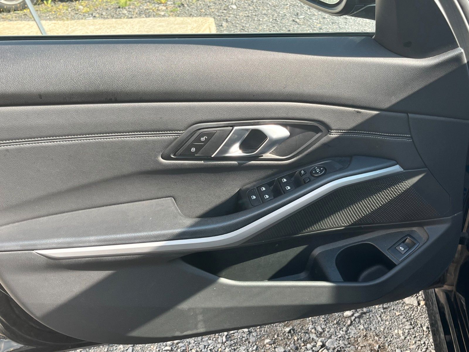 Fahrzeugabbildung BMW 318d Tour Navi Leder Kamera HUD Alarm SPORTSITZE